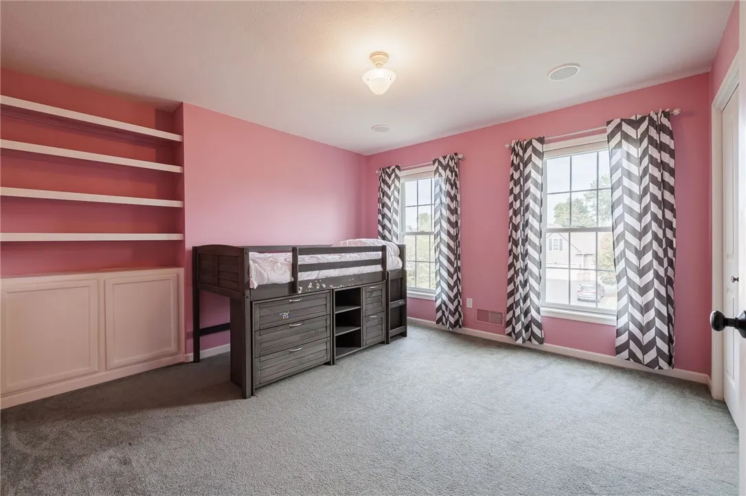 255 Gallant Fox Lane, Webster, New York 14580, Webster, New York 14580, 5 Bedrooms Bedrooms, 15 Rooms Rooms,3 BathroomsBathrooms,Residential,Closed,255 Gallant Fox Lane, Webster, New York 14580,0,R1633666