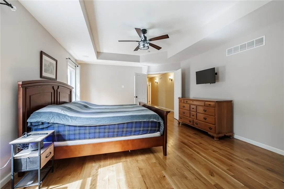 255 Gallant Fox Lane, Webster, New York 14580, Webster, New York 14580, 5 Bedrooms Bedrooms, 15 Rooms Rooms,3 BathroomsBathrooms,Residential,Closed,255 Gallant Fox Lane, Webster, New York 14580,0,R1633666