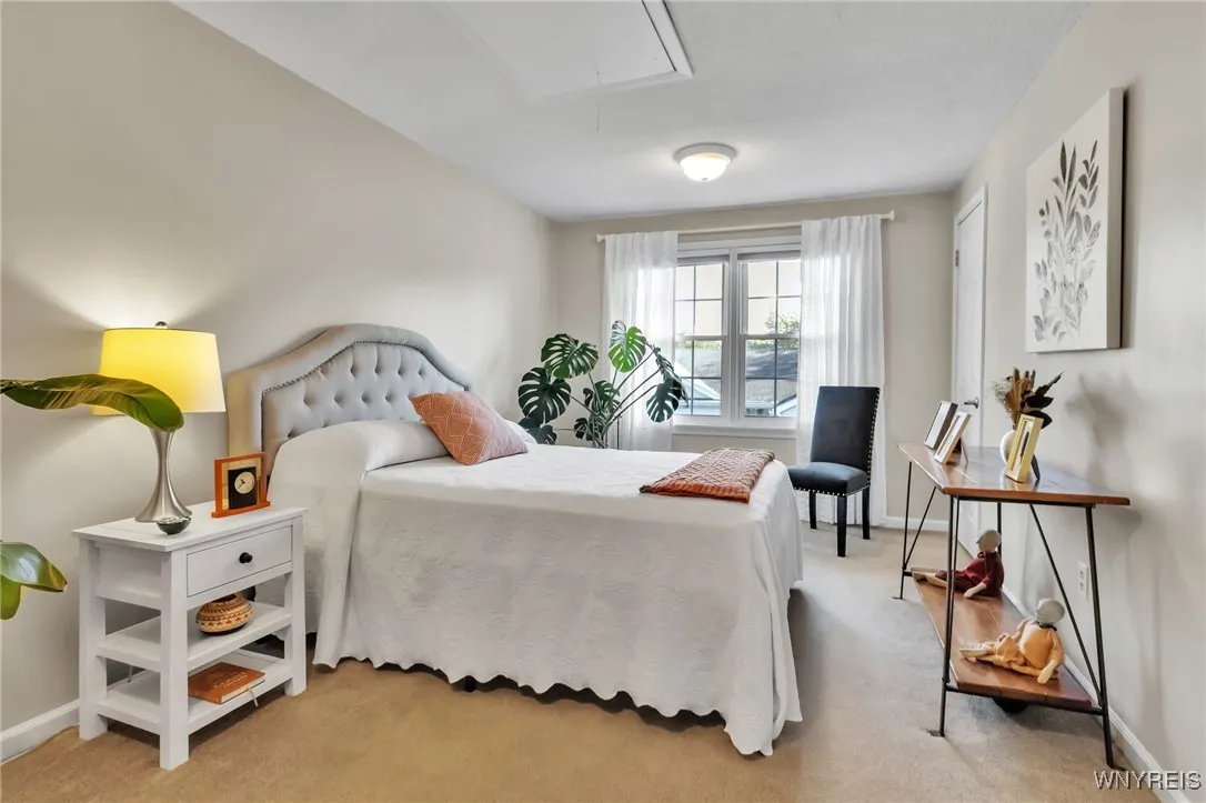 Secondary bedroom