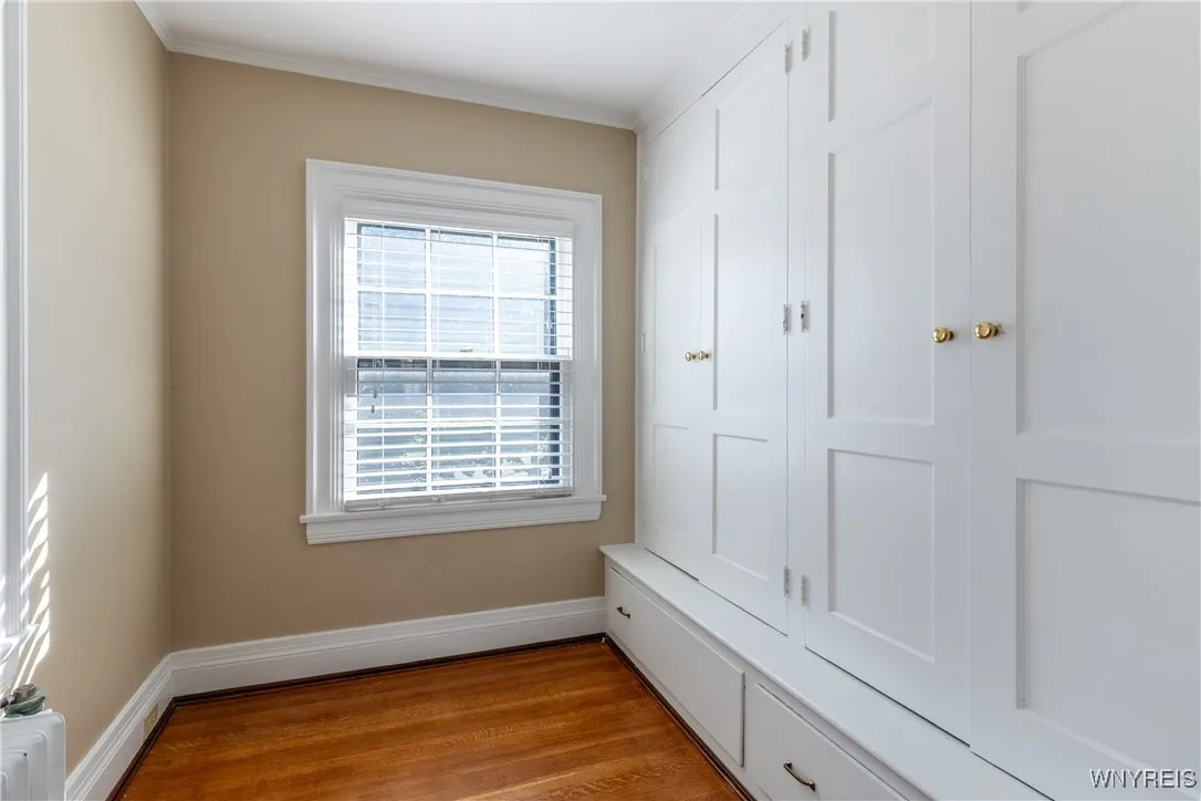 28 Penhurst Park, Buffalo, New York 14222, Buffalo, New York 14222, 4 Bedrooms Bedrooms, 13 Rooms Rooms,3 BathroomsBathrooms,Residential,For Sale,28 Penhurst Park, Buffalo, New York 14222,0,B1637976