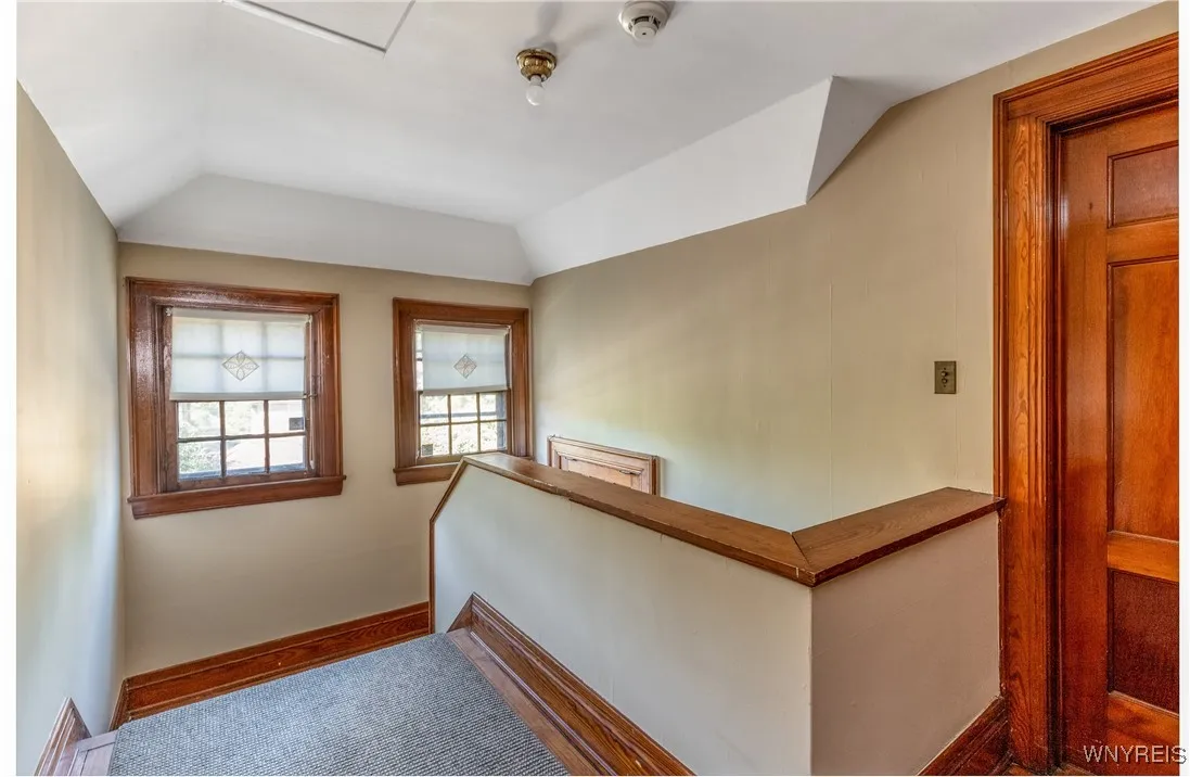 28 Penhurst Park, Buffalo, New York 14222, Buffalo, New York 14222, 4 Bedrooms Bedrooms, 13 Rooms Rooms,3 BathroomsBathrooms,Residential,For Sale,28 Penhurst Park, Buffalo, New York 14222,0,B1637976