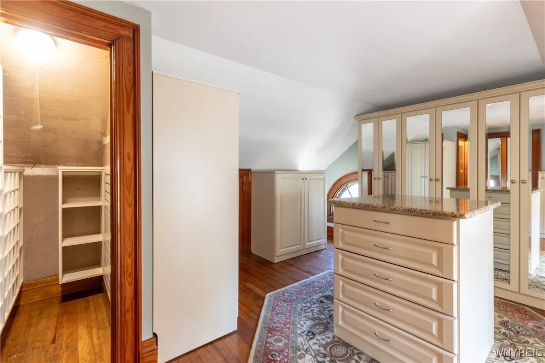 28 Penhurst Park, Buffalo, New York 14222, Buffalo, New York 14222, 4 Bedrooms Bedrooms, 13 Rooms Rooms,3 BathroomsBathrooms,Residential,For Sale,28 Penhurst Park, Buffalo, New York 14222,0,B1637976