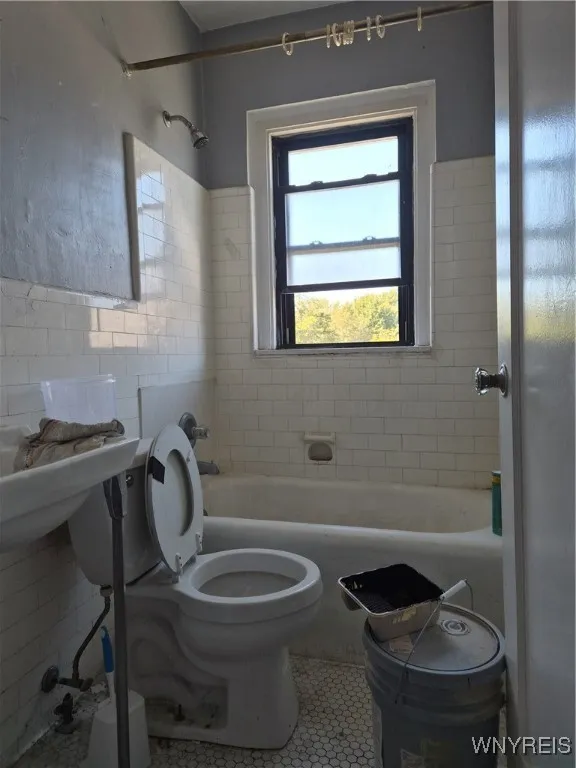 1941 Hertel Avenue, Buffalo, New York 14214, Buffalo, New York 14214, 22 Bedrooms Bedrooms, ,Multi Family,For Sale,1941 Hertel Avenue, Buffalo, New York 14214,0,B1638443