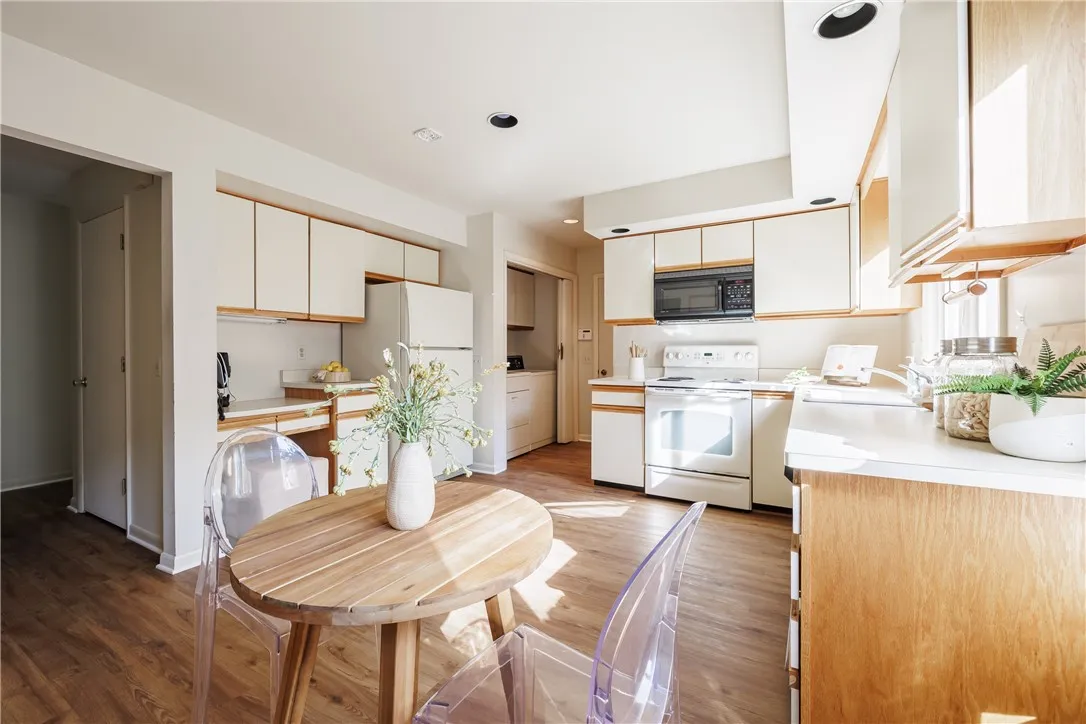 7 Sky Ridge Drive, Penfield, New York 14625, Penfield, New York 14625, 2 Bedrooms Bedrooms, 5 Rooms Rooms,2 BathroomsBathrooms,Residential,Closed,7 Sky Ridge Drive, Penfield, New York 14625,0,R1639233