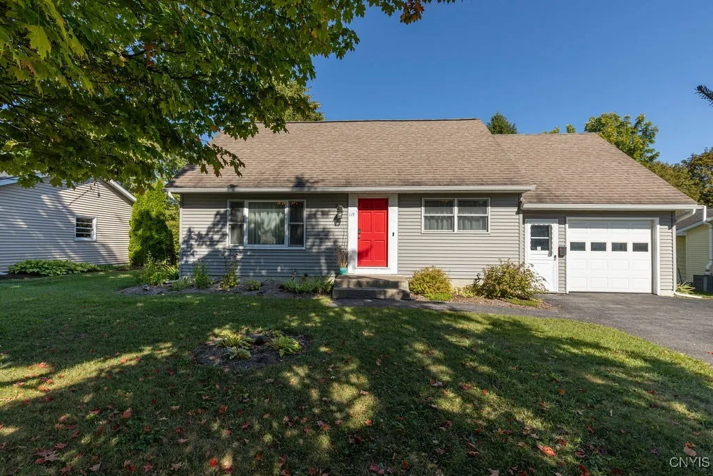 119 Suffolk Road, Camillus, New York 13219, Camillus, New York 13219, 3 Bedrooms Bedrooms, 7 Rooms Rooms,2 BathroomsBathrooms,Residential,Closed,119 Suffolk Road, Camillus, New York 13219,0,S1639118