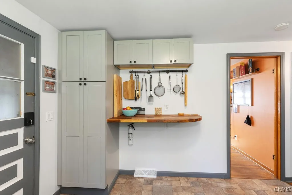 119 Suffolk Road, Camillus, New York 13219, Camillus, New York 13219, 3 Bedrooms Bedrooms, 7 Rooms Rooms,2 BathroomsBathrooms,Residential,Closed,119 Suffolk Road, Camillus, New York 13219,0,S1639118