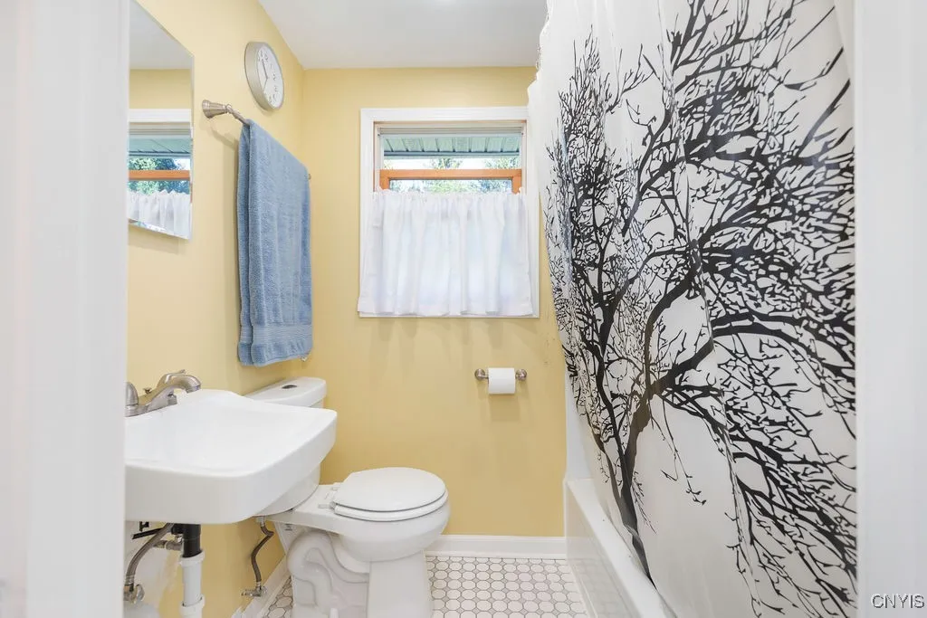 119 Suffolk Road, Camillus, New York 13219, Camillus, New York 13219, 3 Bedrooms Bedrooms, 7 Rooms Rooms,2 BathroomsBathrooms,Residential,Closed,119 Suffolk Road, Camillus, New York 13219,0,S1639118