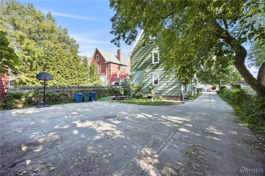 18 Sage Avenue, Buffalo, New York 14210, Buffalo, New York 14210, 6 Bedrooms Bedrooms, ,2 BathroomsBathrooms,Residential,For Sale,18 Sage Avenue, Buffalo, New York 14210,0,B1638579