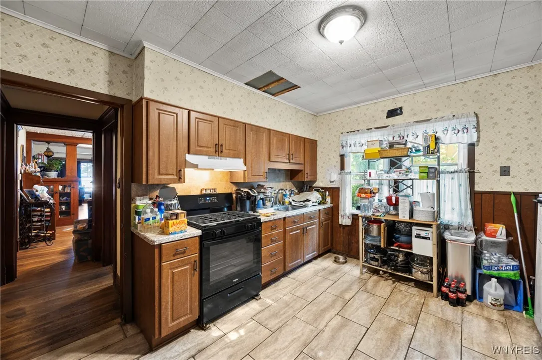 18 Sage Avenue, Buffalo, New York 14210, Buffalo, New York 14210, 6 Bedrooms Bedrooms, ,2 BathroomsBathrooms,Residential,For Sale,18 Sage Avenue, Buffalo, New York 14210,0,B1638579