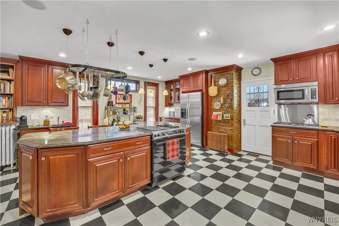 171 Bryant Street, Buffalo, New York 14222, Buffalo, New York 14222, 4 Bedrooms Bedrooms, 10 Rooms Rooms,2 BathroomsBathrooms,Residential,For Sale,171 Bryant Street, Buffalo, New York 14222,0,B1638888