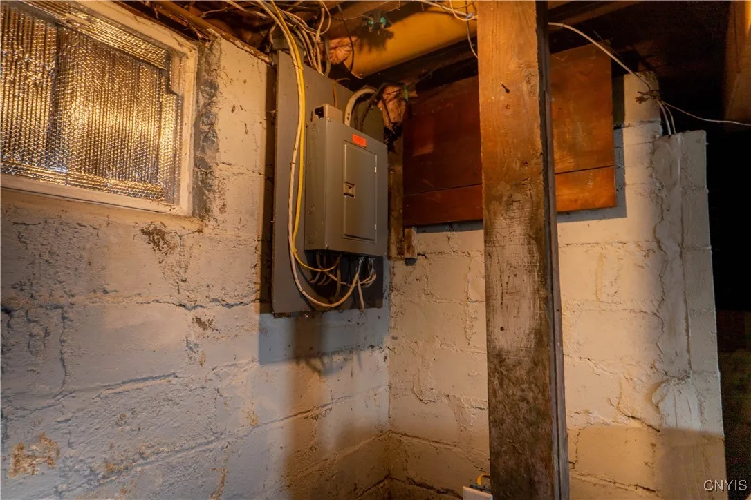 108 Wells Place, Utica, New York 13502, Utica, New York 13502, 2 Bedrooms Bedrooms, 8 Rooms Rooms,1 BathroomBathrooms,Residential,For Sale,108 Wells Place, Utica, New York 13502,0,S1639314