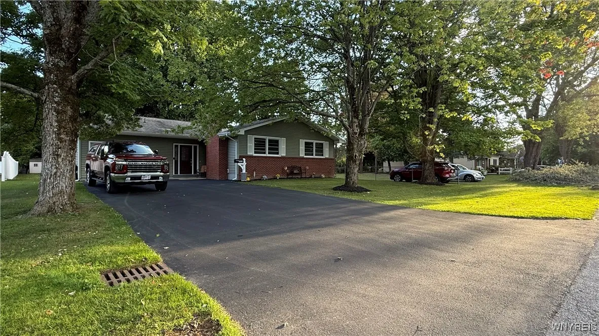 13379 Mercer Drive, Alden, New York 14004, Alden, New York 14004, 3 Bedrooms Bedrooms, 8 Rooms Rooms,1 BathroomBathrooms,Residential,Closed,13379 Mercer Drive, Alden, New York 14004,0,B1639312