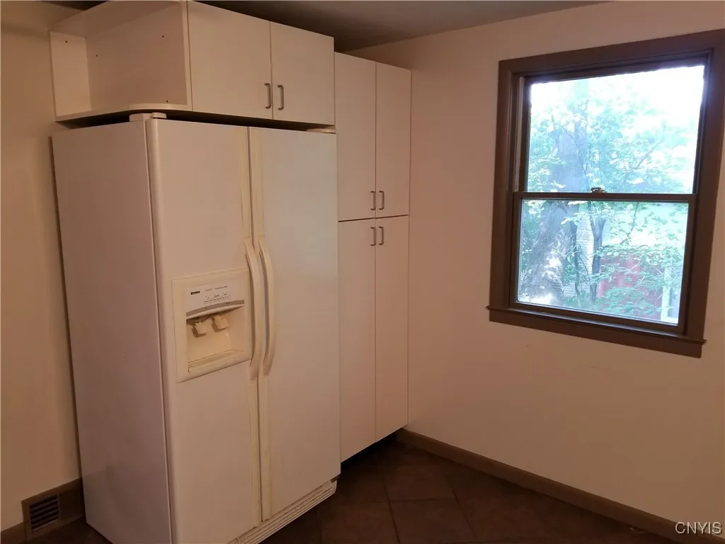 285 Fellows Avenue, Syracuse, New York 13210, Syracuse, New York 13210, 3 Bedrooms Bedrooms, 4 Rooms Rooms,1 BathroomBathrooms,Residential Lease,Closed,285 Fellows Avenue, Syracuse, New York 13210,0,S1639352