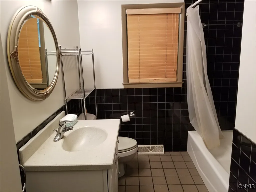 285 Fellows Avenue, Syracuse, New York 13210, Syracuse, New York 13210, 3 Bedrooms Bedrooms, 4 Rooms Rooms,1 BathroomBathrooms,Residential Lease,Closed,285 Fellows Avenue, Syracuse, New York 13210,0,S1639352