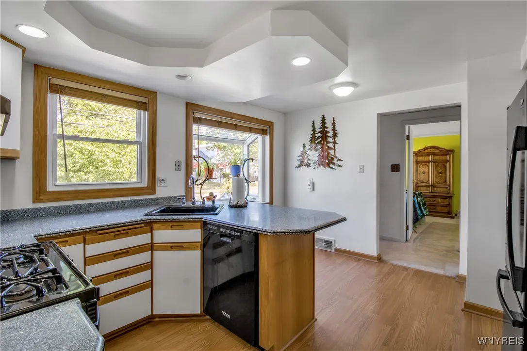 215 Utica Street, Tonawanda, New York 14150, Tonawanda, New York 14150, 4 Bedrooms Bedrooms, 6 Rooms Rooms,1 BathroomBathrooms,Residential,Closed,215 Utica Street, Tonawanda, New York 14150,0,B1638845