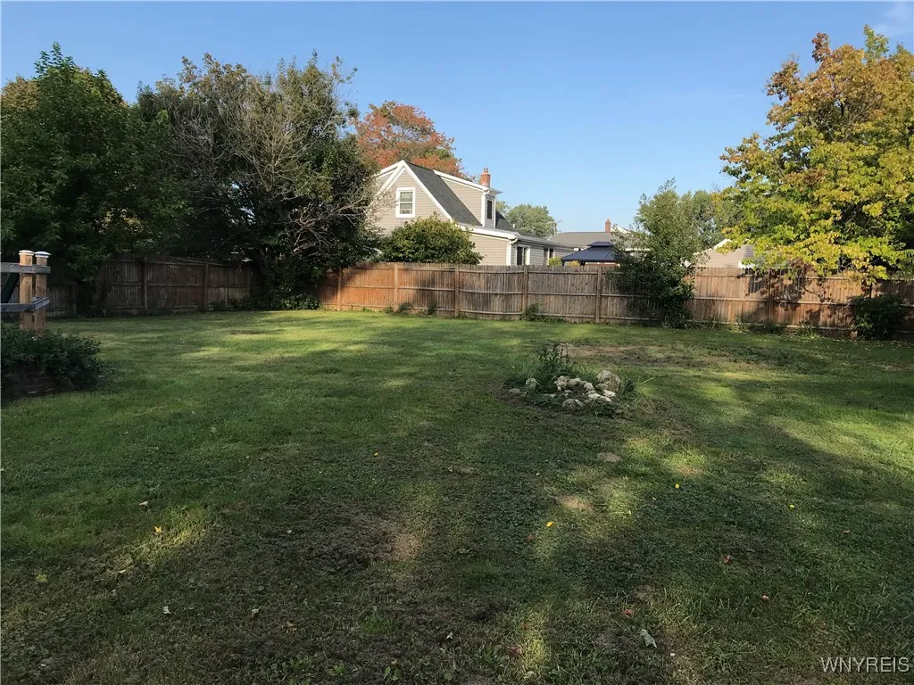 3633 Dartmouth Street, Hamburg, New York 14075, Hamburg, New York 14075, 3 Bedrooms Bedrooms, 6 Rooms Rooms,1 BathroomBathrooms,Residential,For Sale,3633 Dartmouth Street, Hamburg, New York 14075,0,B1639348