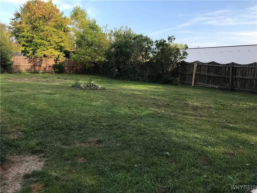 3633 Dartmouth Street, Hamburg, New York 14075, Hamburg, New York 14075, 3 Bedrooms Bedrooms, 6 Rooms Rooms,1 BathroomBathrooms,Residential,For Sale,3633 Dartmouth Street, Hamburg, New York 14075,0,B1639348