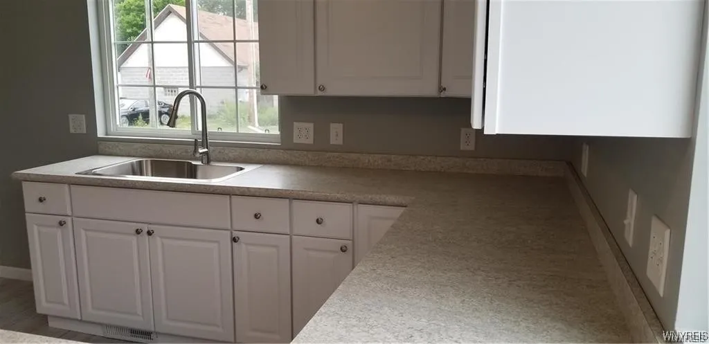 8137 Sheridan Drive 6 Upper, Clarence, New York 14, Clarence, New York 14221, 3 Bedrooms Bedrooms, 6 Rooms Rooms,1 BathroomBathrooms,Residential Lease,Closed,8137 Sheridan Drive 6 Upper, Clarence, New York 14,0,B1639341
