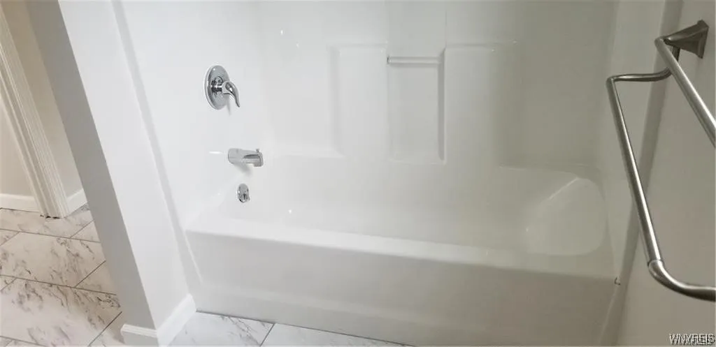 8137 Sheridan Drive 6 Upper, Clarence, New York 14, Clarence, New York 14221, 3 Bedrooms Bedrooms, 6 Rooms Rooms,1 BathroomBathrooms,Residential Lease,Closed,8137 Sheridan Drive 6 Upper, Clarence, New York 14,0,B1639341
