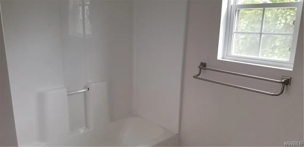 8137 Sheridan Drive 6 Upper, Clarence, New York 14, Clarence, New York 14221, 3 Bedrooms Bedrooms, 6 Rooms Rooms,1 BathroomBathrooms,Residential Lease,Closed,8137 Sheridan Drive 6 Upper, Clarence, New York 14,0,B1639341