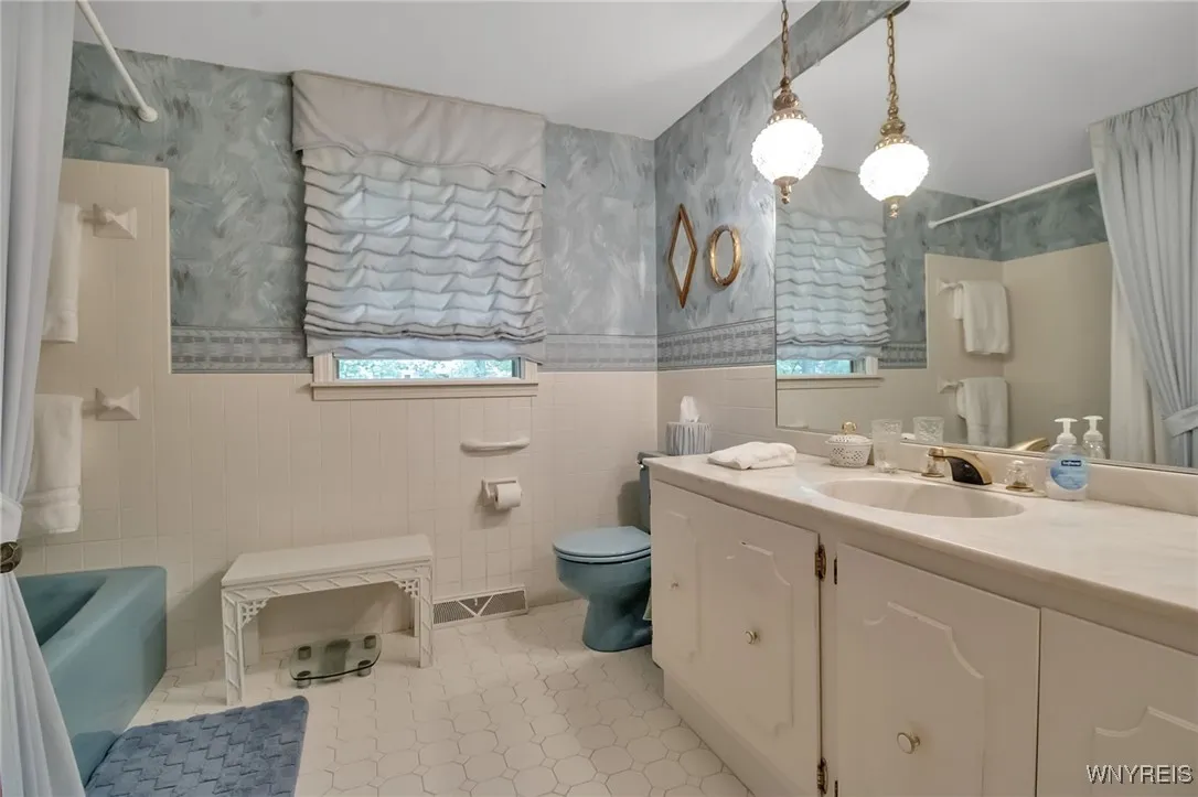 31 Shadow Wood Dr Drive, Amherst, New York 14051, Amherst, New York 14051, 3 Bedrooms Bedrooms, 7 Rooms Rooms,2 BathroomsBathrooms,Residential,For Sale,31 Shadow Wood Dr Drive, Amherst, New York 14051,0,B1639379