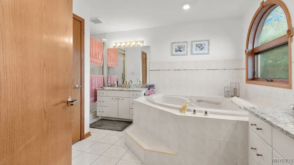 4892 Eastbrooke Place, Clarence, New York 14221, Clarence, New York 14221, 4 Bedrooms Bedrooms, 10 Rooms Rooms,3 BathroomsBathrooms,Residential,For Sale,4892 Eastbrooke Place, Clarence, New York 14221,0,B1639016