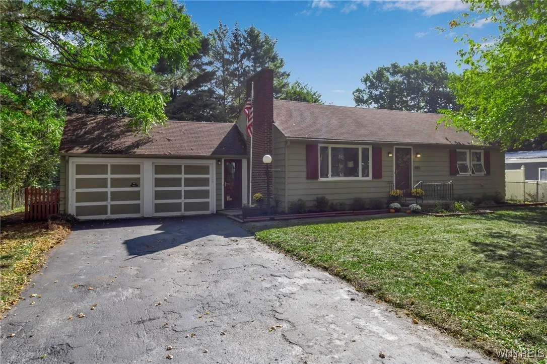 4189 Wildwood Drive, Clarence, New York 14221, Clarence, New York 14221, 2 Bedrooms Bedrooms, 7 Rooms Rooms,1 BathroomBathrooms,Residential,For Sale,4189 Wildwood Drive, Clarence, New York 14221,0,B1639384