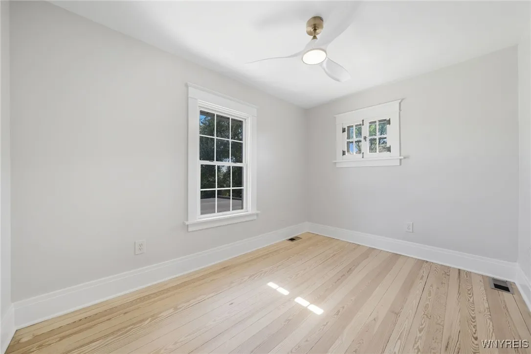 4763 Clifton Parkway, Hamburg, New York 14075, Hamburg, New York 14075, 3 Bedrooms Bedrooms, 10 Rooms Rooms,2 BathroomsBathrooms,Residential,For Sale,4763 Clifton Parkway, Hamburg, New York 14075,0,B1639305