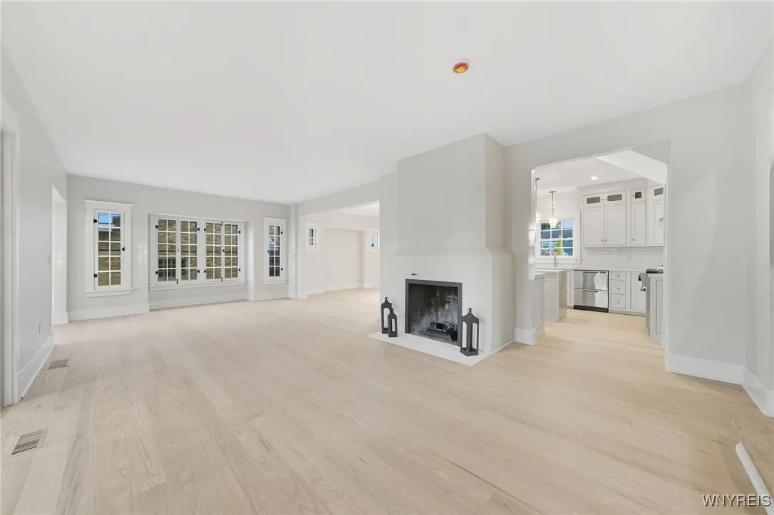 4763 Clifton Parkway, Hamburg, New York 14075, Hamburg, New York 14075, 3 Bedrooms Bedrooms, 10 Rooms Rooms,2 BathroomsBathrooms,Residential,For Sale,4763 Clifton Parkway, Hamburg, New York 14075,0,B1639305