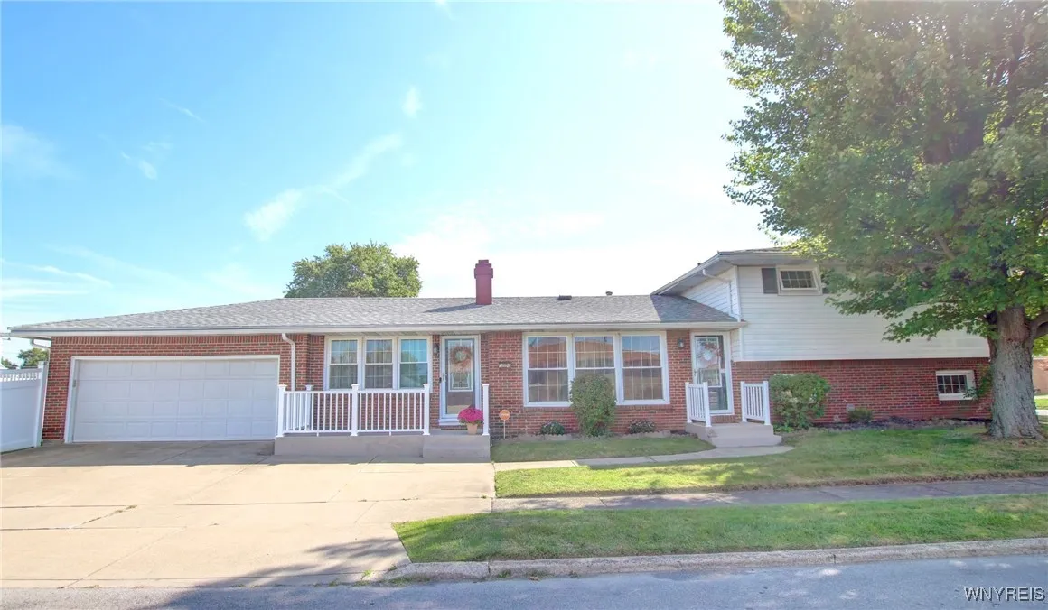 56 Barlow Avenue, Lackawanna, New York 14218, Lackawanna, New York 14218, 4 Bedrooms Bedrooms, 8 Rooms Rooms,2 BathroomsBathrooms,Residential,For Sale,56 Barlow Avenue, Lackawanna, New York 14218,0,B1639307