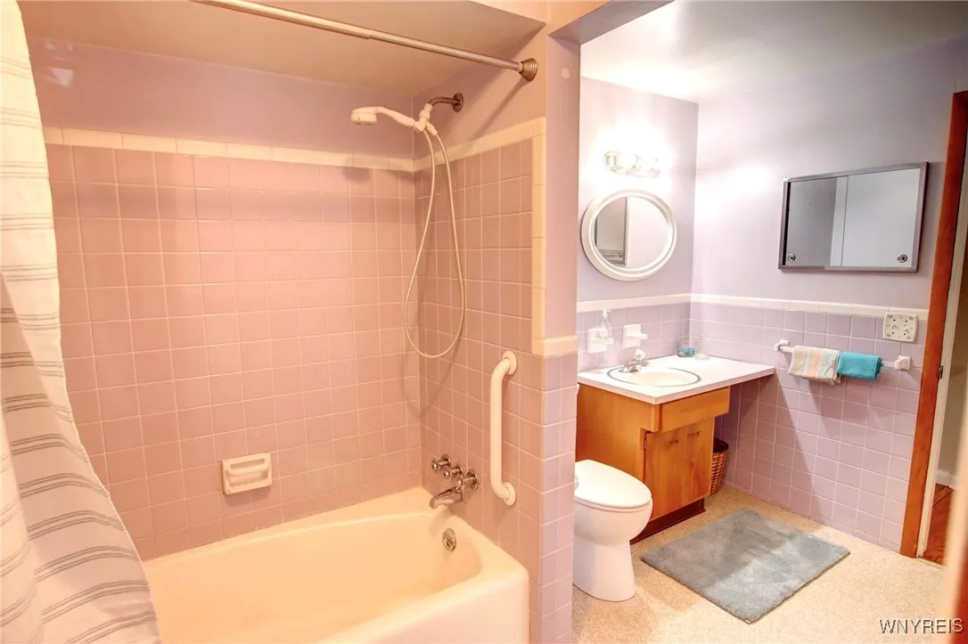 56 Barlow Avenue, Lackawanna, New York 14218, Lackawanna, New York 14218, 4 Bedrooms Bedrooms, 8 Rooms Rooms,2 BathroomsBathrooms,Residential,For Sale,56 Barlow Avenue, Lackawanna, New York 14218,0,B1639307