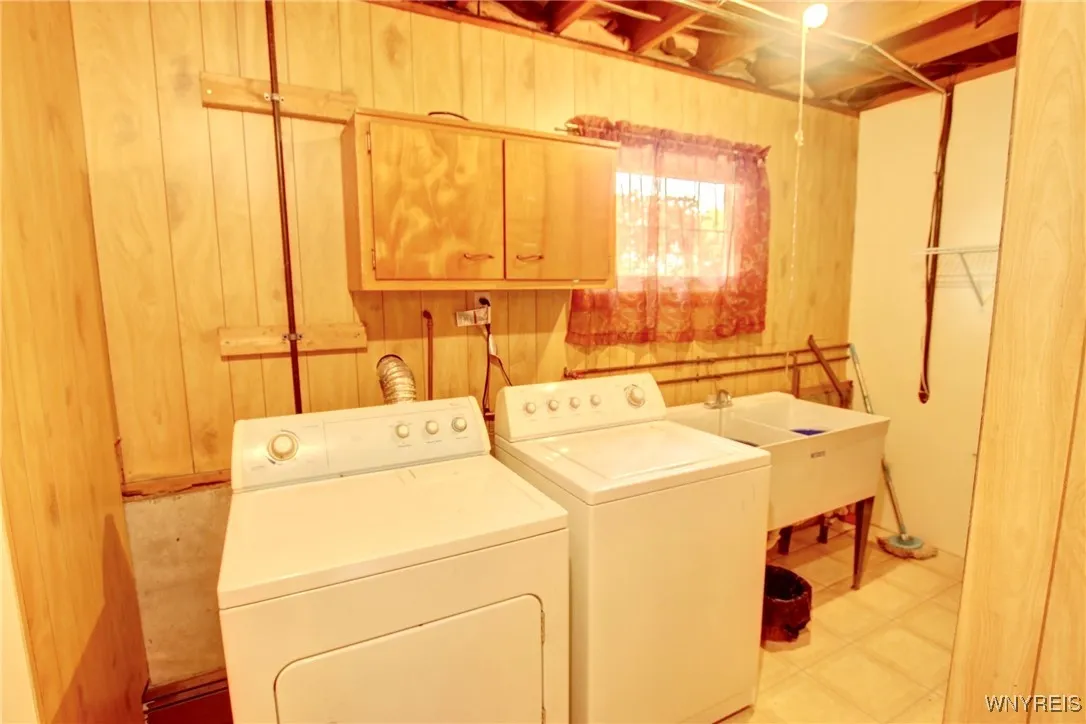 56 Barlow Avenue, Lackawanna, New York 14218, Lackawanna, New York 14218, 4 Bedrooms Bedrooms, 8 Rooms Rooms,2 BathroomsBathrooms,Residential,For Sale,56 Barlow Avenue, Lackawanna, New York 14218,0,B1639307