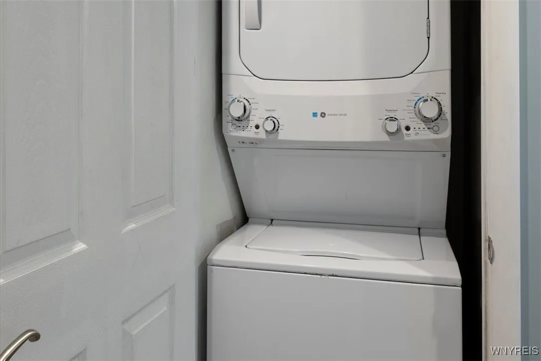 9364 Lake Shore Road, Evans, New York 14006, Evans, New York 14006, 2 Bedrooms Bedrooms, 4 Rooms Rooms,2 BathroomsBathrooms,Residential,Closed,9364 Lake Shore Road, Evans, New York 14006,0,B1639431