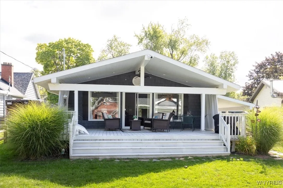 9364 Lake Shore Road, Evans, New York 14006, Evans, New York 14006, 2 Bedrooms Bedrooms, 4 Rooms Rooms,2 BathroomsBathrooms,Residential,Closed,9364 Lake Shore Road, Evans, New York 14006,0,B1639431