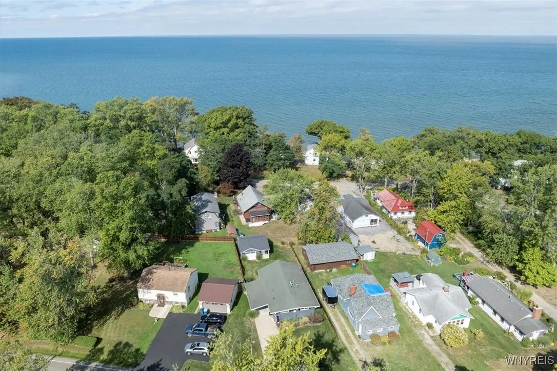 9364 Lake Shore Road, Evans, New York 14006, Evans, New York 14006, 2 Bedrooms Bedrooms, 4 Rooms Rooms,2 BathroomsBathrooms,Residential,Closed,9364 Lake Shore Road, Evans, New York 14006,0,B1639431