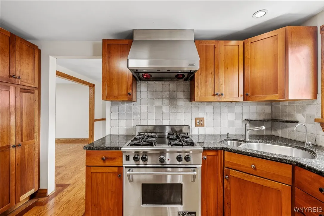 147 Ranch Trail West West, Amherst, New York 14221, Amherst, New York 14221, 5 Bedrooms Bedrooms, 10 Rooms Rooms,2 BathroomsBathrooms,Residential,For Sale,147 Ranch Trail West West, Amherst, New York 14221,0,B1639390