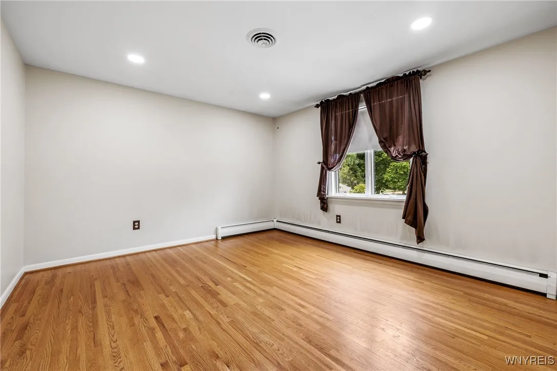 147 Ranch Trail West West, Amherst, New York 14221, Amherst, New York 14221, 5 Bedrooms Bedrooms, 10 Rooms Rooms,2 BathroomsBathrooms,Residential,For Sale,147 Ranch Trail West West, Amherst, New York 14221,0,B1639390