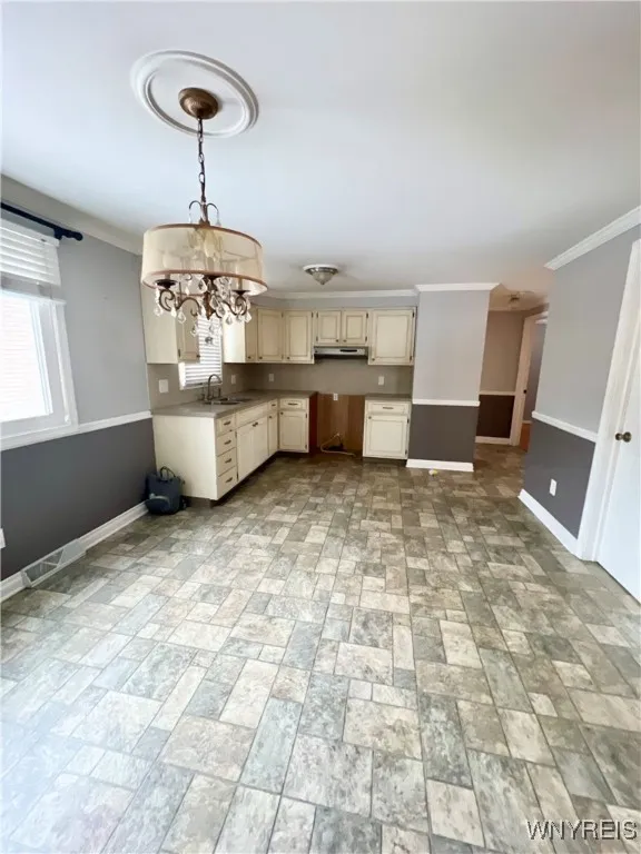 82 Colette Avenue, Cheektowaga, New York 14227, Cheektowaga, New York 14227, 3 Bedrooms Bedrooms, 6 Rooms Rooms,1 BathroomBathrooms,Residential Lease,For Rent,82 Colette Avenue, Cheektowaga, New York 14227,0,B1637842