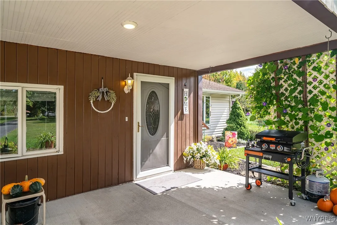 5531 Draudt Road, Orchard Park, New York 14127, Orchard Park, New York 14127, 3 Bedrooms Bedrooms, 9 Rooms Rooms,1 BathroomBathrooms,Residential,For Sale,5531 Draudt Road, Orchard Park, New York 14127,0,B1639407