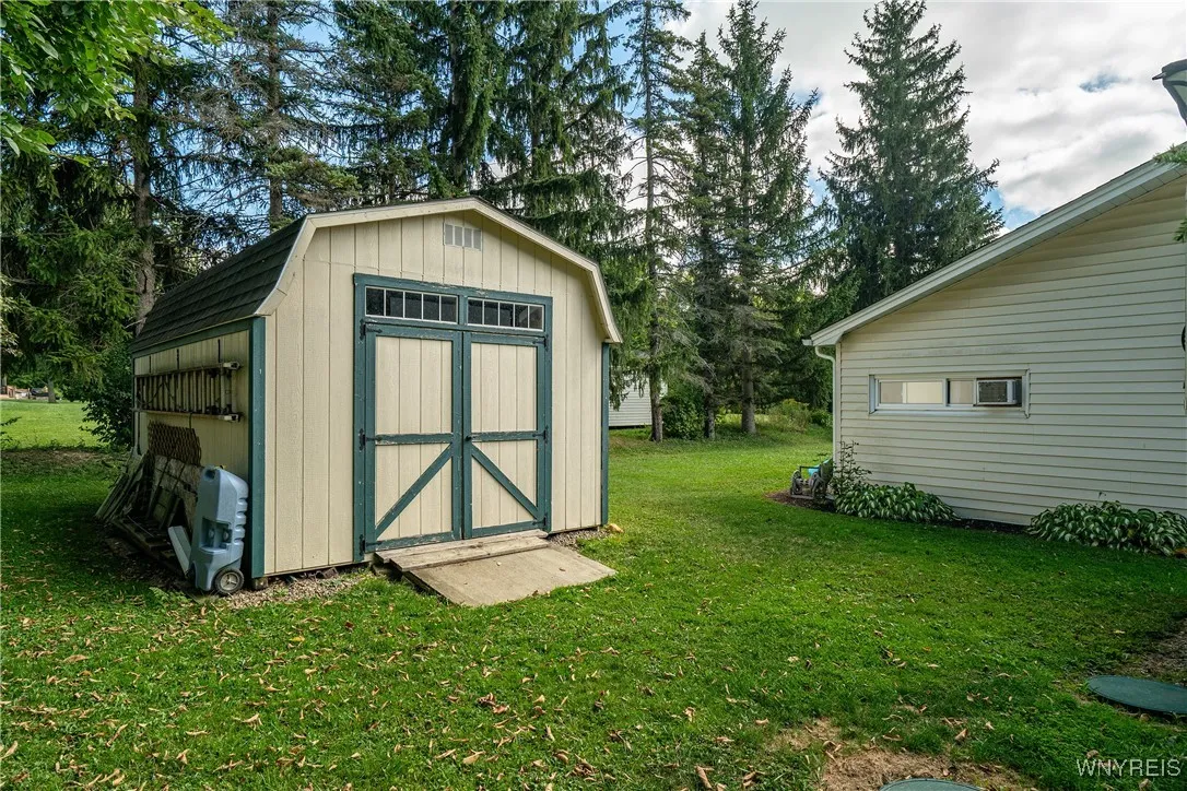 5531 Draudt Road, Orchard Park, New York 14127, Orchard Park, New York 14127, 3 Bedrooms Bedrooms, 9 Rooms Rooms,1 BathroomBathrooms,Residential,For Sale,5531 Draudt Road, Orchard Park, New York 14127,0,B1639407