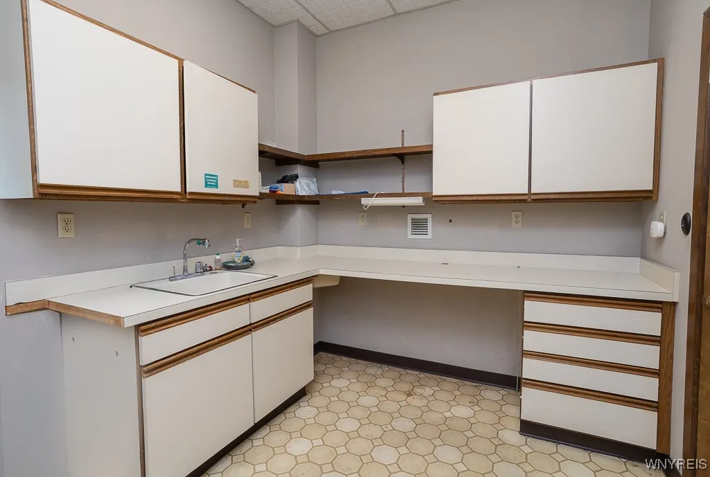 2084 Sheridan Drive, Tonawanda, New York 14223, Tonawanda, New York 14223, ,Commercial Sale,For Sale,2084 Sheridan Drive, Tonawanda, New York 14223,0,B1636131