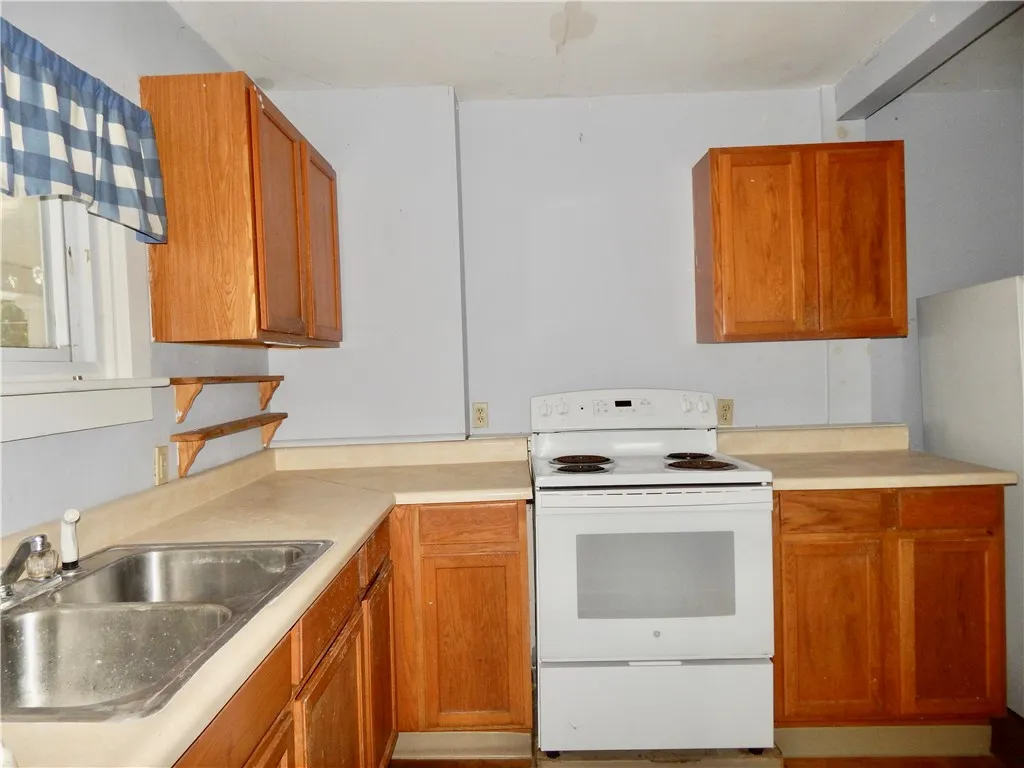 136 Main Street, Unadilla, New York 13849, Unadilla, New York 13849, 6 Bedrooms Bedrooms, ,2 BathroomsBathrooms,Residential,Closed,136 Main Street, Unadilla, New York 13849,0,R1639092