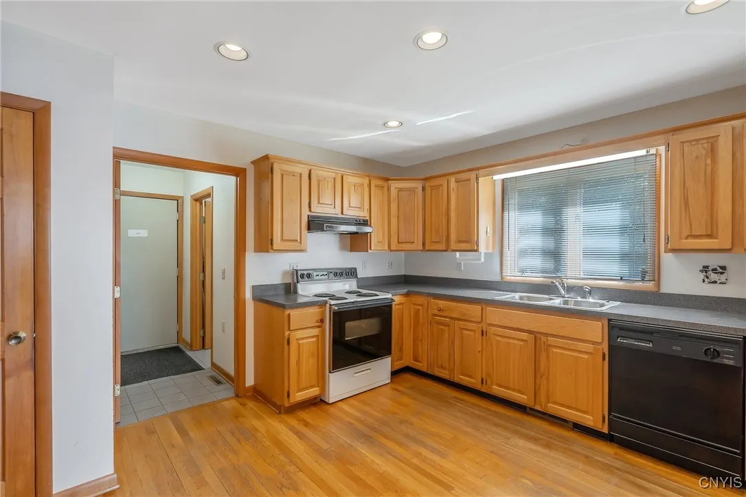 29 Forest Drive, Constantia, New York 13042, Constantia, New York 13042, 3 Bedrooms Bedrooms, 7 Rooms Rooms,2 BathroomsBathrooms,Residential,Closed,29 Forest Drive, Constantia, New York 13042,0,S1639507