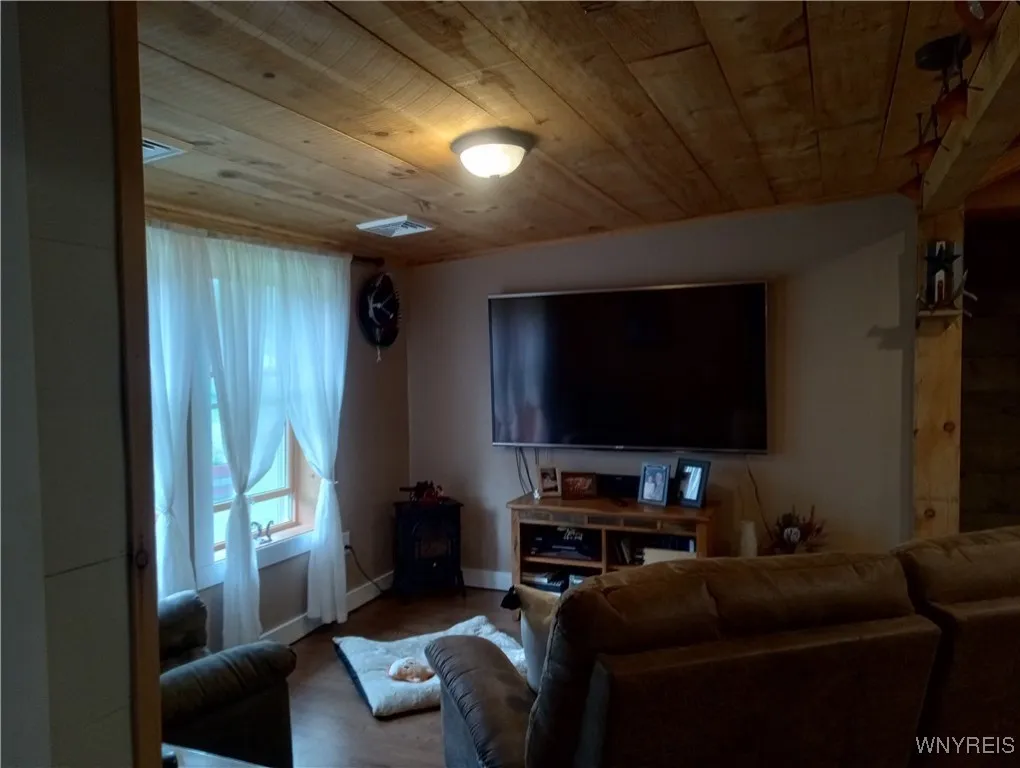 9106 Arthur Jenkins Road, Lenox, New York 13032, Lenox, New York 13032, 3 Bedrooms Bedrooms, 5 Rooms Rooms,2 BathroomsBathrooms,Residential,For Sale,9106 Arthur Jenkins Road, Lenox, New York 13032,0,B1639448