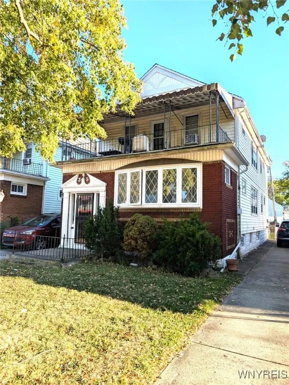 35 Erskine Avenue, Buffalo, New York 14215, Buffalo, New York 14215, 4 Bedrooms Bedrooms, ,2 BathroomsBathrooms,Residential,For Sale,35 Erskine Avenue, Buffalo, New York 14215,0,B1639467