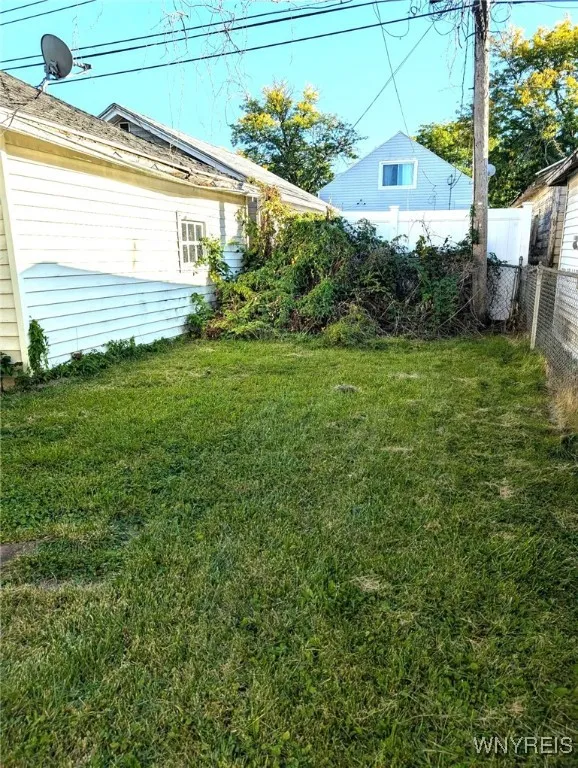 35 Erskine Avenue, Buffalo, New York 14215, Buffalo, New York 14215, 4 Bedrooms Bedrooms, ,2 BathroomsBathrooms,Residential,For Sale,35 Erskine Avenue, Buffalo, New York 14215,0,B1639467