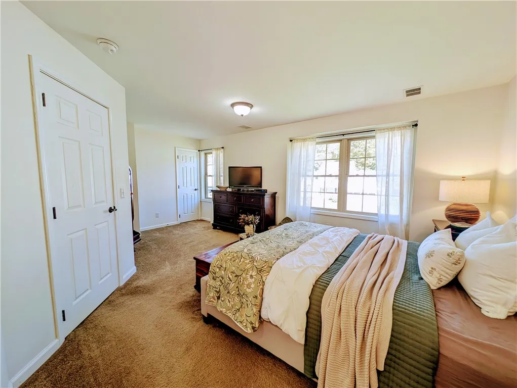 35 Schoolhouse Lane, Oneonta, New York 13820, Oneonta, New York 13820, 4 Bedrooms Bedrooms, 9 Rooms Rooms,3 BathroomsBathrooms,Residential,For Sale,35 Schoolhouse Lane, Oneonta, New York 13820,0,R1639546