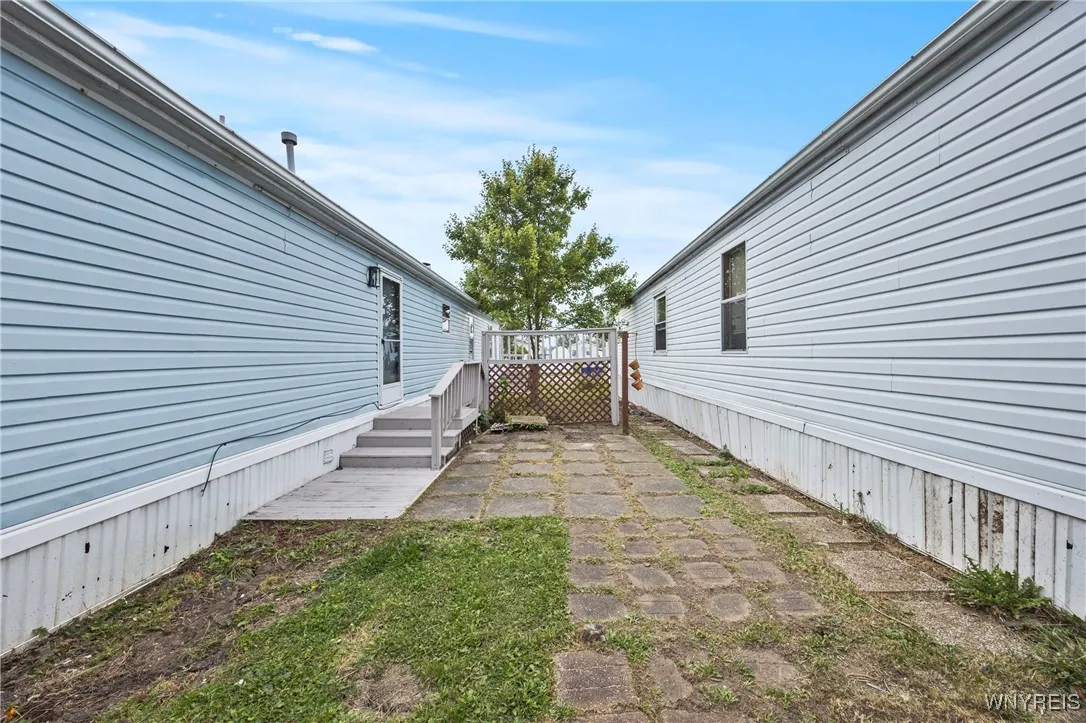 1215 Ridgewood Drive, Lockport Town, New York 1409, Lockport Town, New York 14094, 3 Bedrooms Bedrooms, 9 Rooms Rooms,2 BathroomsBathrooms,Residential,For Sale,1215 Ridgewood Drive, Lockport Town, New York 1409,0,B1639575