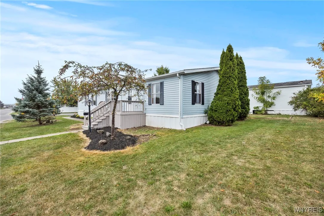 1215 Ridgewood Drive, Lockport Town, New York 1409, Lockport Town, New York 14094, 3 Bedrooms Bedrooms, 9 Rooms Rooms,2 BathroomsBathrooms,Residential,For Sale,1215 Ridgewood Drive, Lockport Town, New York 1409,0,B1639575
