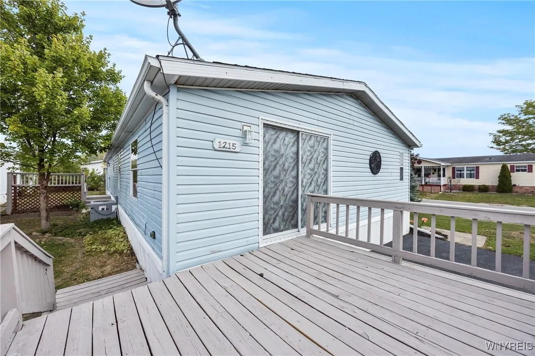 1215 Ridgewood Drive, Lockport Town, New York 1409, Lockport Town, New York 14094, 3 Bedrooms Bedrooms, 9 Rooms Rooms,2 BathroomsBathrooms,Residential,For Sale,1215 Ridgewood Drive, Lockport Town, New York 1409,0,B1639575